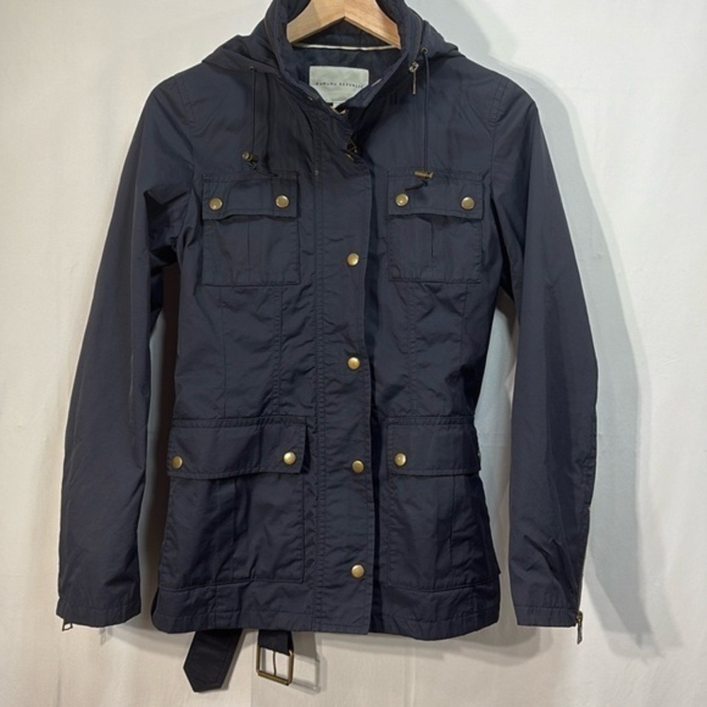 🥑 banana republic navy  windbreaker with concealed hood:
